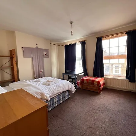 Lovely Victorian Flat For 6 In Stoke Newington